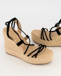 Molly Wedge -Fashion General Store 104410117 C01 3